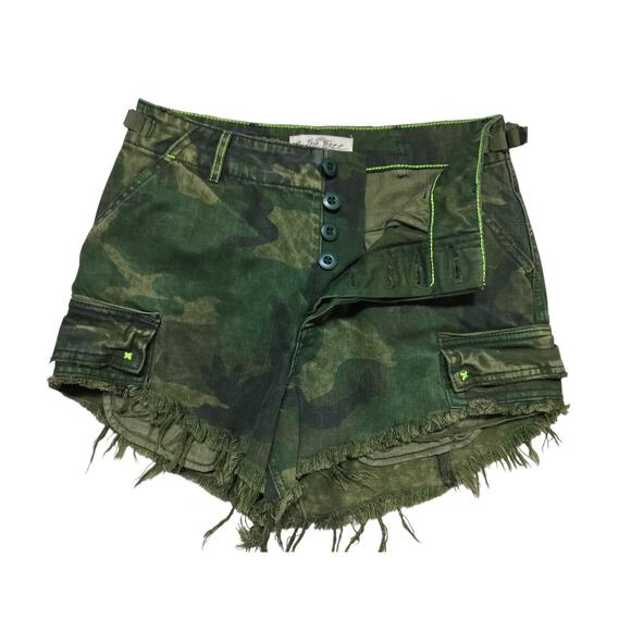 Free People womens commander cutoff camo khaki combo print green shorts size 2 - Picture 3 of 14